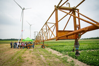 D&uuml;senwagen zur Feldberegnung beim Feldtag zum Thema Landwirtschaft und Wasserschutz am 17.06.2026 in Schw&uuml;blingsen (Uetze/Region Hannover).